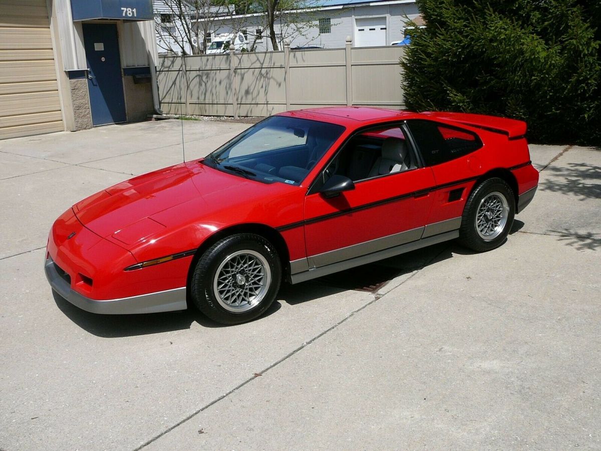 1986 Pontiac Fiero GT - photo 2