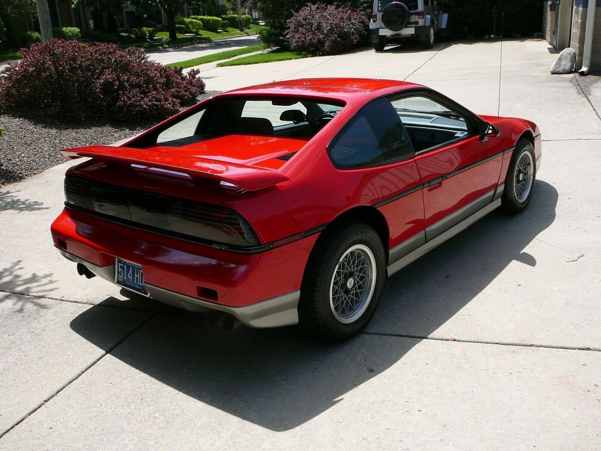 1986 Pontiac Fiero GT - photo 3