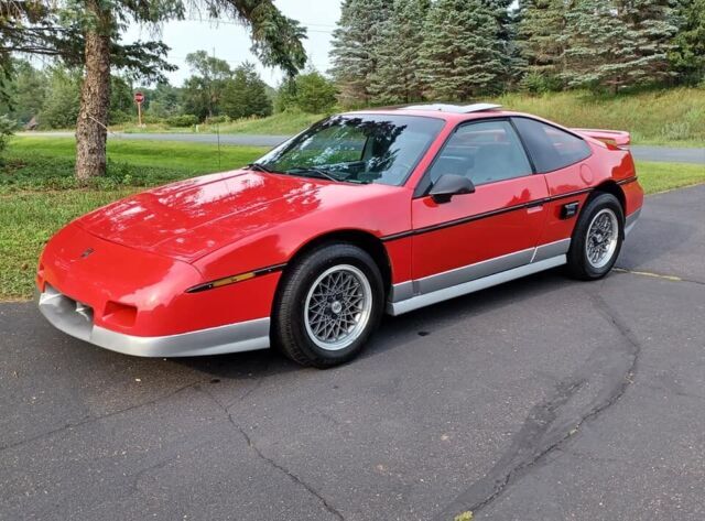 1986 Pontiac Fiero GT - photo 2