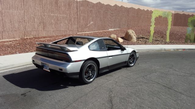 1986 Pontiac Fiero - photo 5
