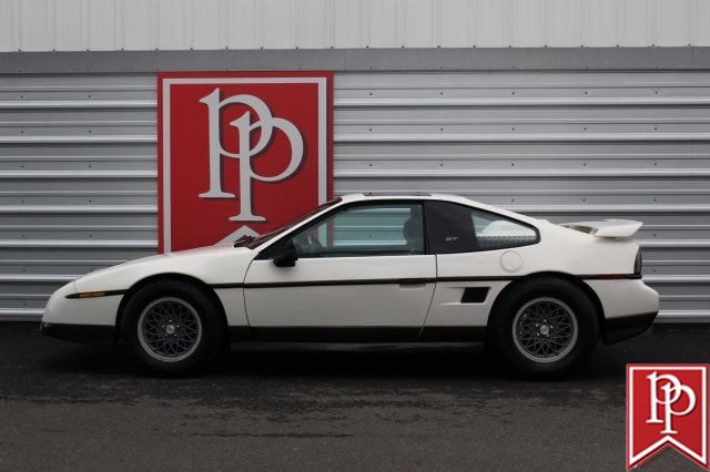 1986 Pontiac Fiero Custom Fastback - photo 4