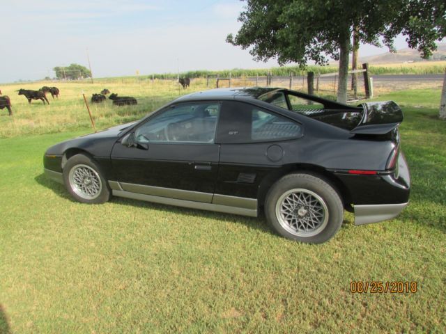 1986 Pontiac Fiero - photo 2