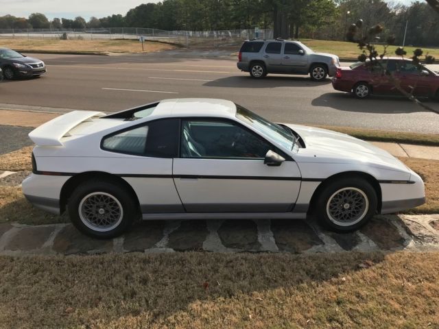1986 Pontiac Fiero - photo 5