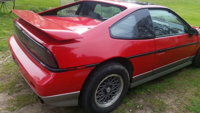 1986 Pontiac Fiero - photo 3