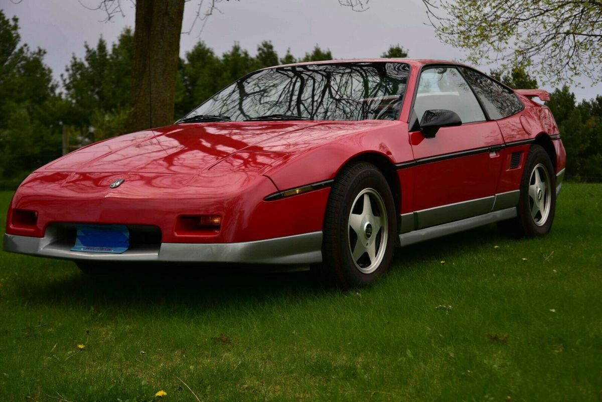1986 Pontiac Fiero GT - photo 2