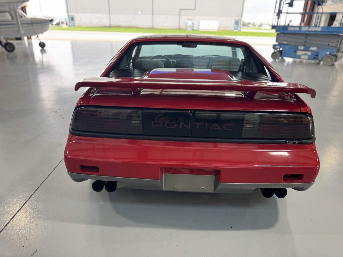 1986 Pontiac Fiero - photo 4
