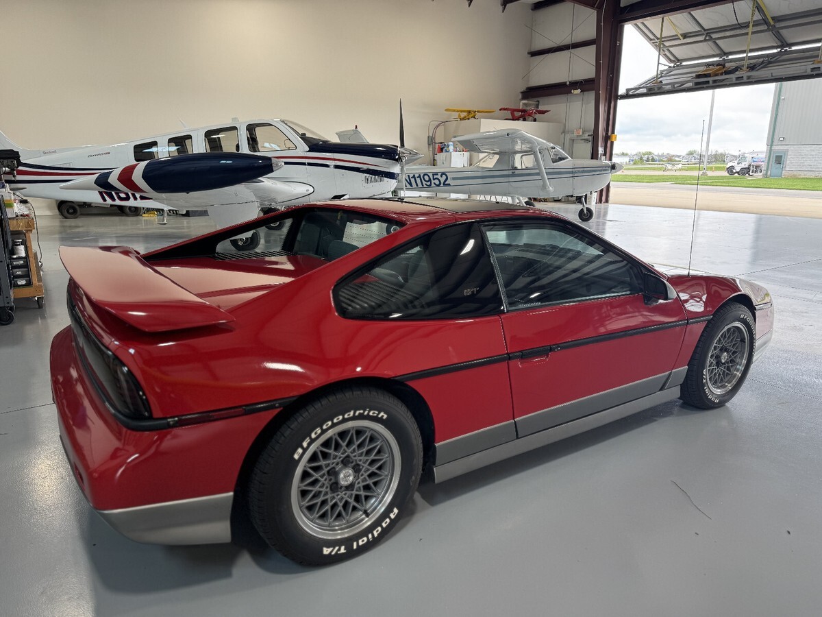 1986 Pontiac Fiero - photo 5