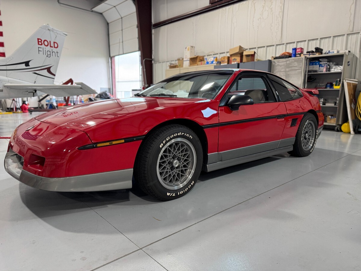 1986 Pontiac Fiero - photo 8