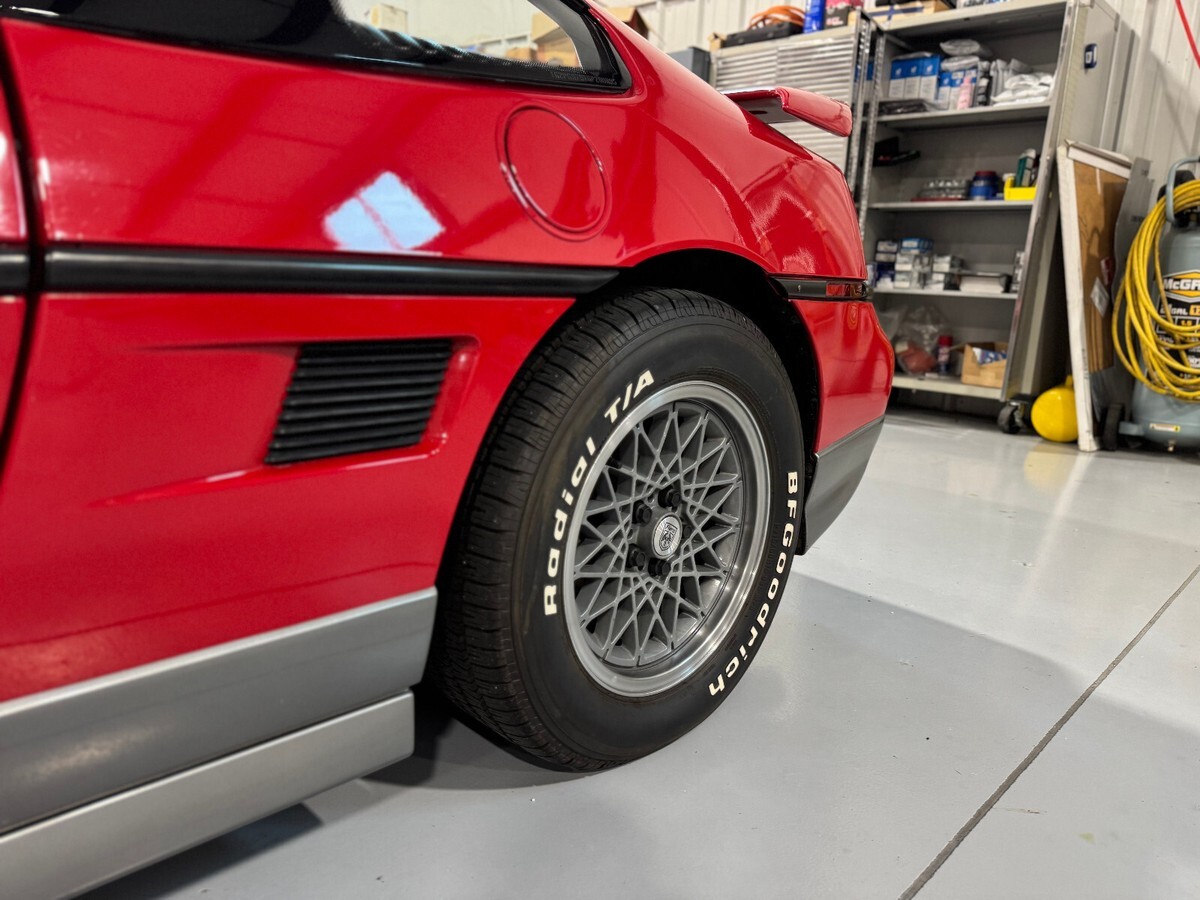 1986 Pontiac Fiero - photo 9