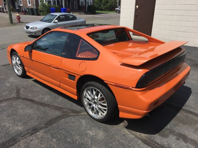 1986 Pontiac Fiero - photo 5