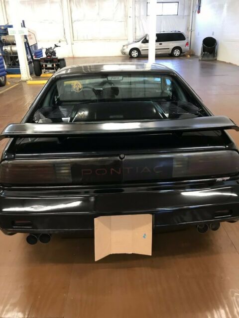 1986 Pontiac Fiero - photo 4