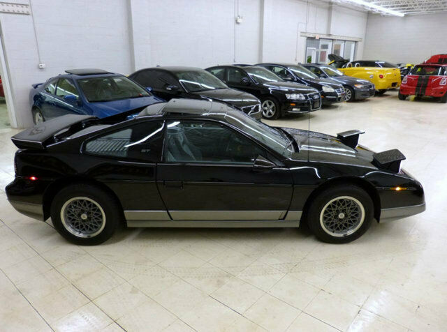 1986 Pontiac Fiero GT - photo 2