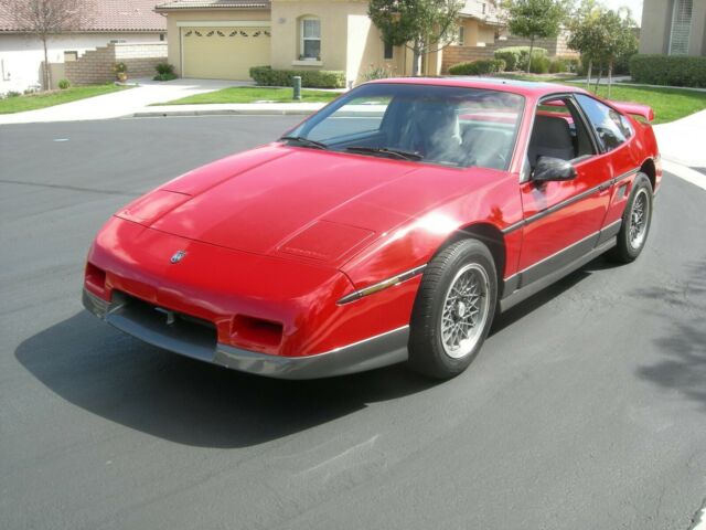 1986 Pontiac Fiero GT - photo 2
