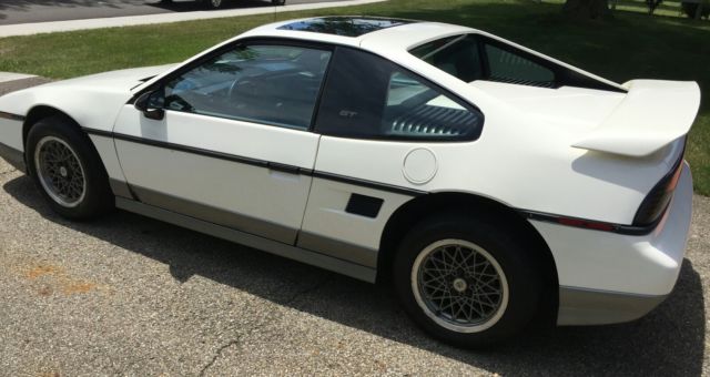 1986 Pontiac Fiero GT - photo 3