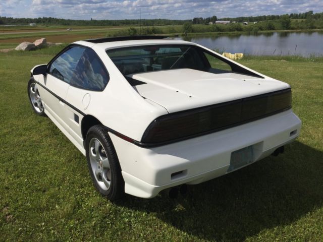 1986 Pontiac Fiero GT - photo 3