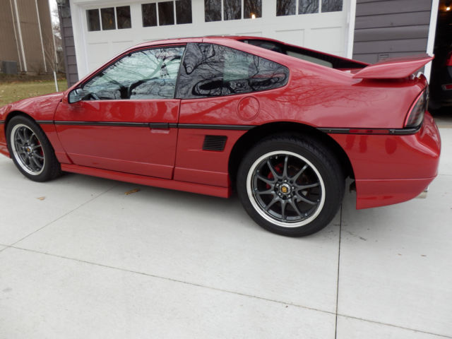 1986 Pontiac Fiero GT with 2.8L V6 and 5-speed Getrag Transmission 1986 Pontiac Fiero GT