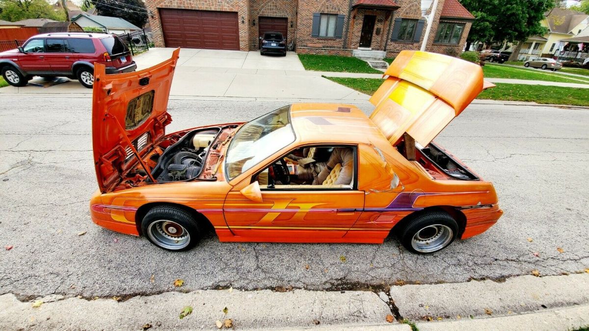 1986 Pontiac Fiero SE - photo 3