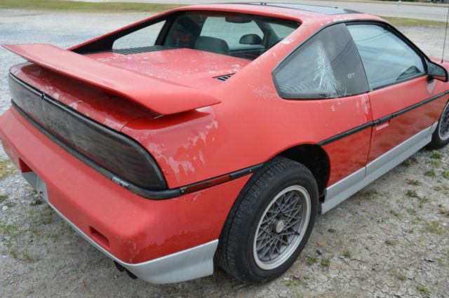 1986 Pontiac Fiero GT Coupe 2-Door - photo 3
