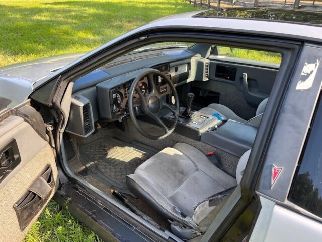 1986 Pontiac Fiero SE - photo 7