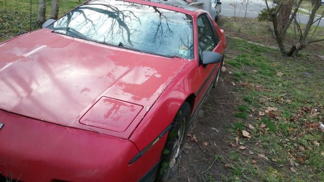 1986 Pontiac Fiero SE Coupe 2-Door - photo 5