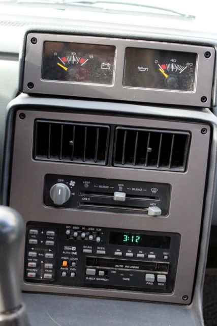 1986 Pontiac Fiero SE Coupe 2-Door - photo 10