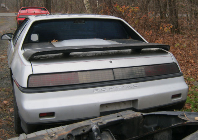 1986 Pontiac Fiero SE - photo 9