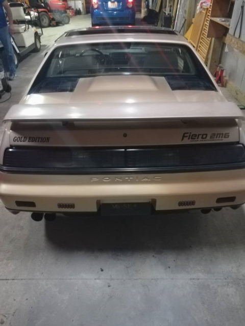 1986 Pontiac Fiero SE 2m6 Gold Edition - photo 3