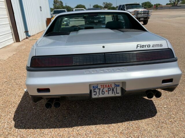 1986 Pontiac Fiero - photo 5