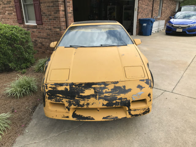 1986 Pontiac Fiero SE Coupe 2-Door - photo 5