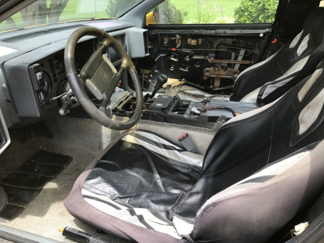 1986 Pontiac Fiero SE Coupe 2-Door - photo 8