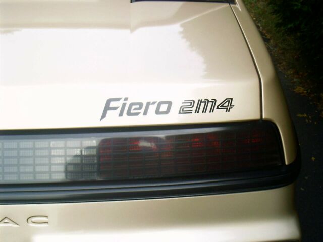 1986 Pontiac Fiero - photo 5