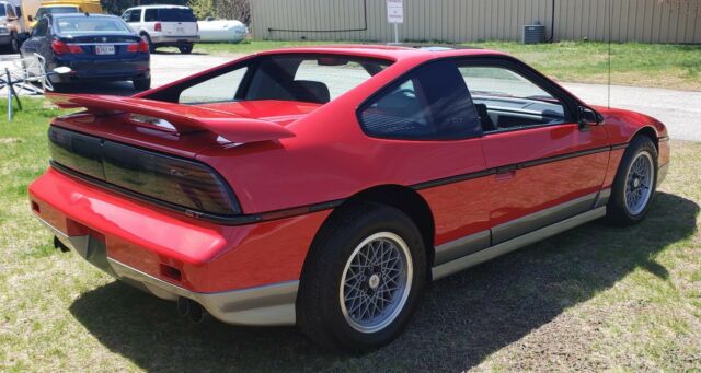 1986 Pontiac Fiero Sport GT - photo 2