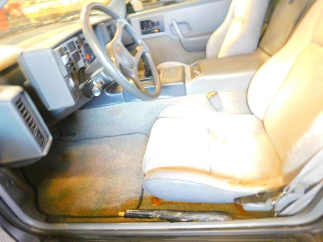 1986 Pontiac Fiero N/A - photo 6