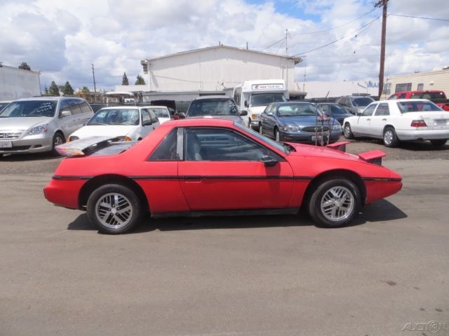 1986 Pontiac Fiero - photo 3