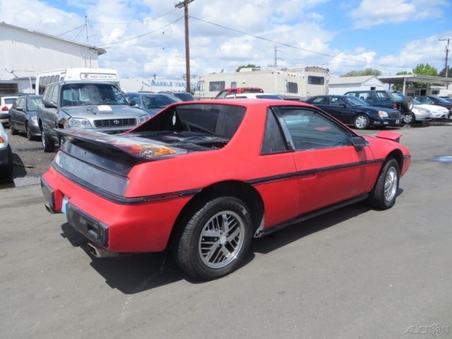 1986 Pontiac Fiero - photo 4