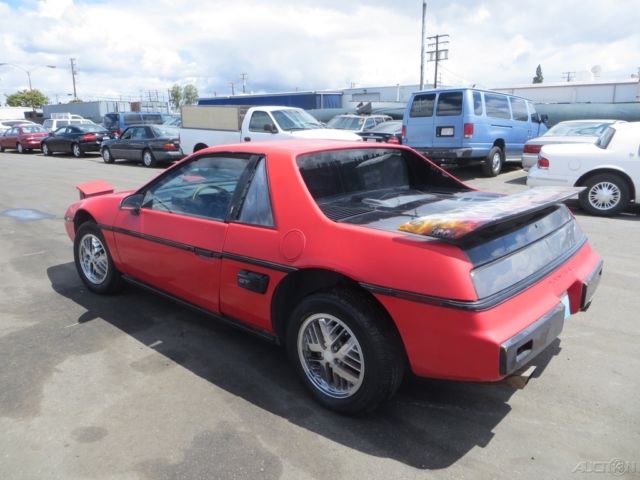 1986 Pontiac Fiero - photo 5