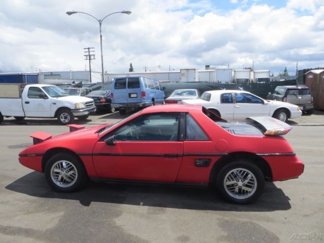 1986 Pontiac Fiero - photo 6