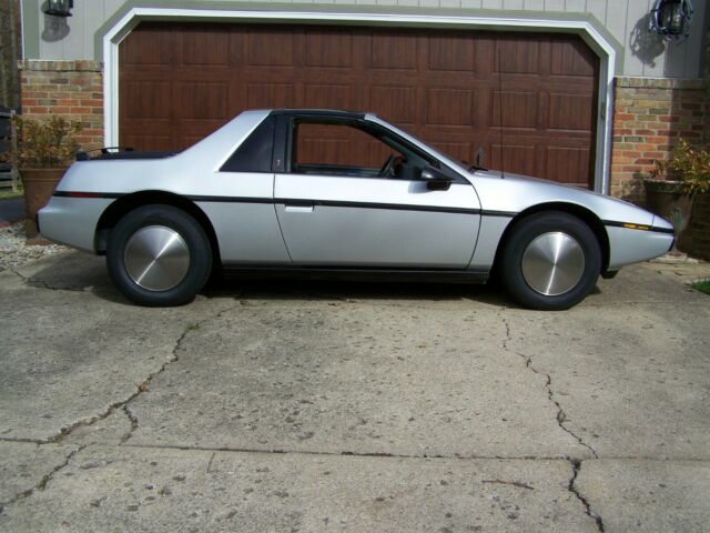 1986 Pontiac Fiero 2M4 - photo 11