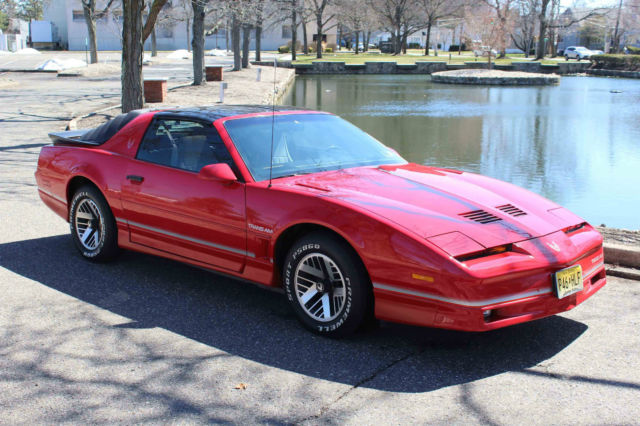 1986 Pontiac Firebird Trans Am Coupe 2-Door 5.0L Low Miles T-Tops 1986 Pontiac Firebird Trans Am Coupe 2-Door