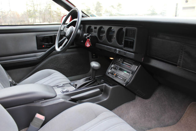 1986 Pontiac Firebird Trans Am Coupe 2-Door - photo 10