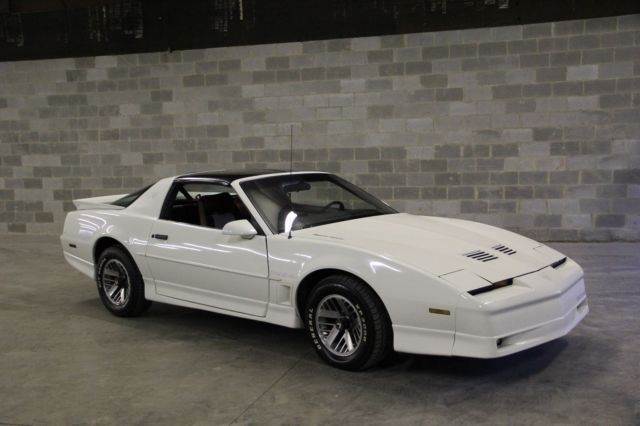 1986 Pontiac Firebird Trans Am with 350 crate engine 1986 Pontiac Trans Am