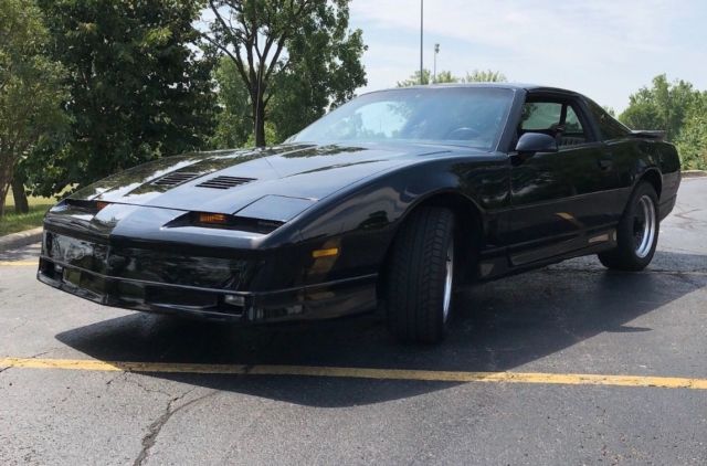 1986 Pontiac Firebird Black Widow Edition