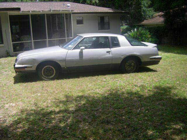 1986 Pontiac Grand Prix 2+2 AERO COUPE - photo 2