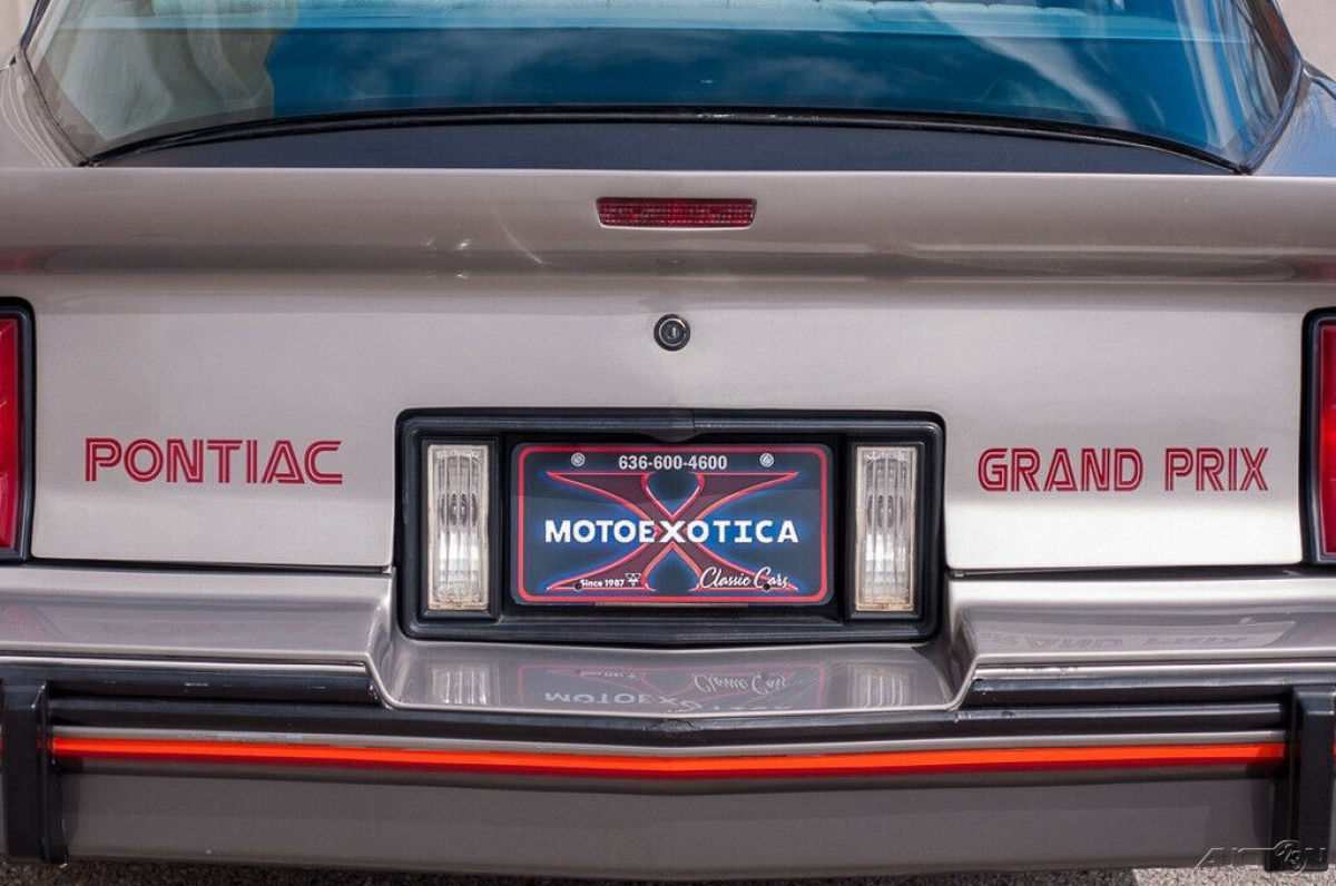 1986 Pontiac Grand Prix Grand Prix 2+2 Aeroback - photo 11
