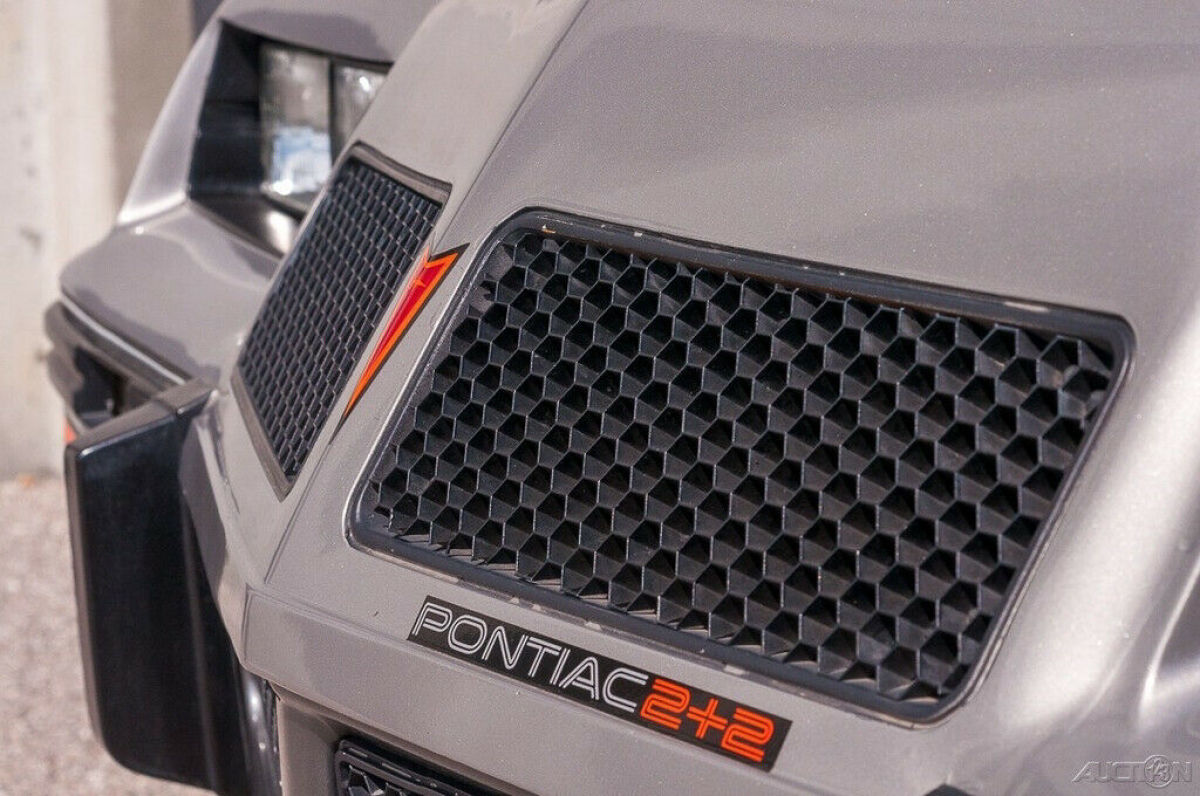 1986 Pontiac Grand Prix Grand Prix 2+2 Aeroback - photo 12