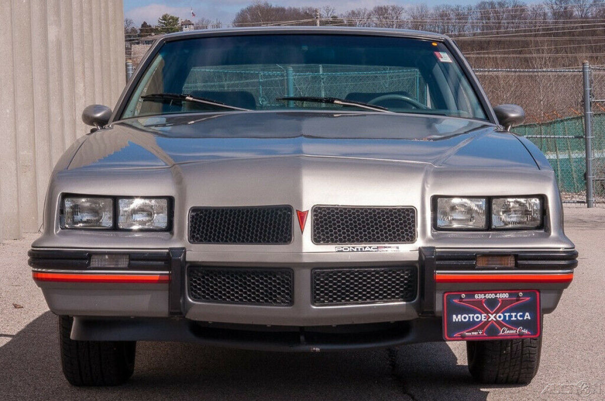1986 Pontiac Grand Prix Grand Prix 2+2 Aeroback - photo 2