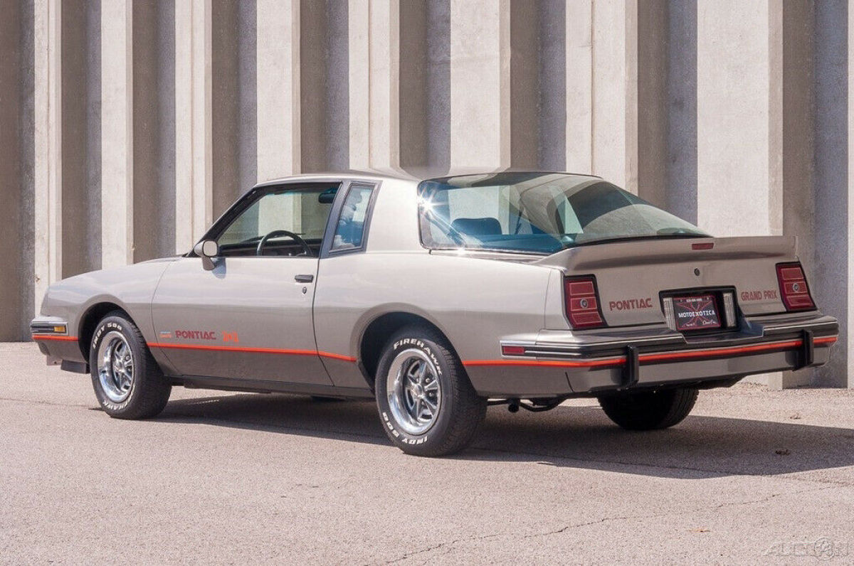 1986 Pontiac Grand Prix Grand Prix 2+2 Aeroback - photo 4