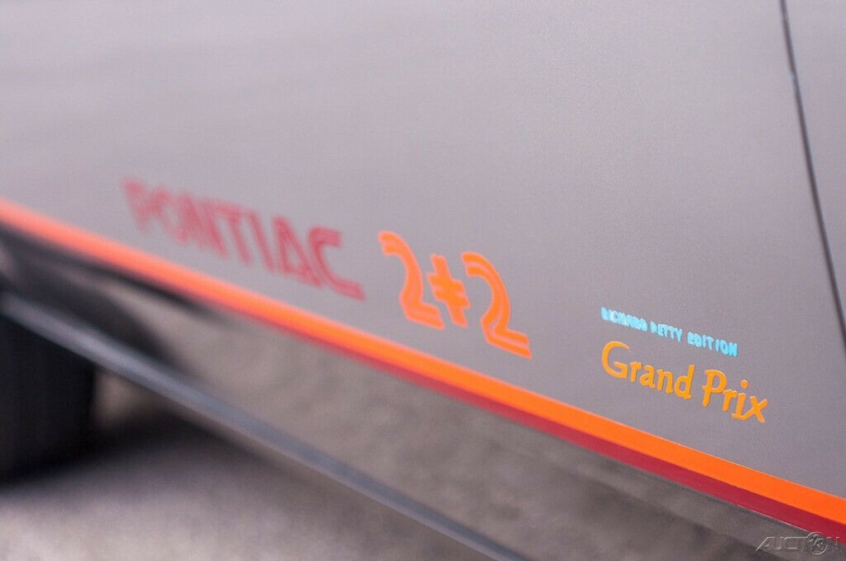 1986 Pontiac Grand Prix Grand Prix 2+2 Aeroback - photo 6