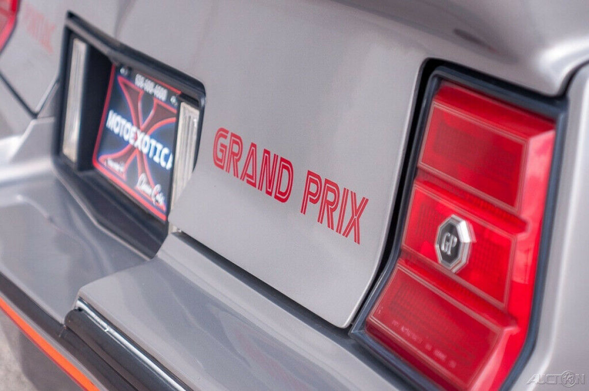 1986 Pontiac Grand Prix Grand Prix 2+2 Aeroback - photo 9