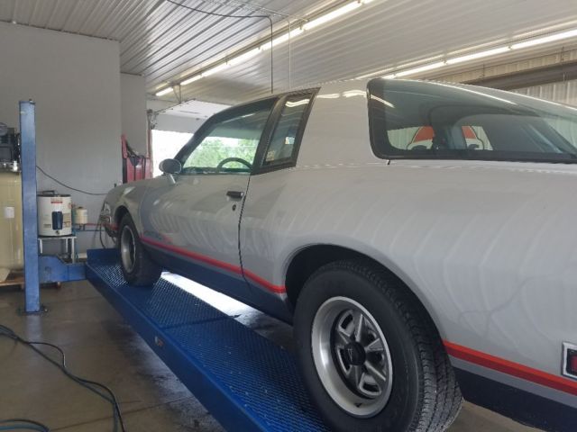 1986 Pontiac Grand Prix - photo 2